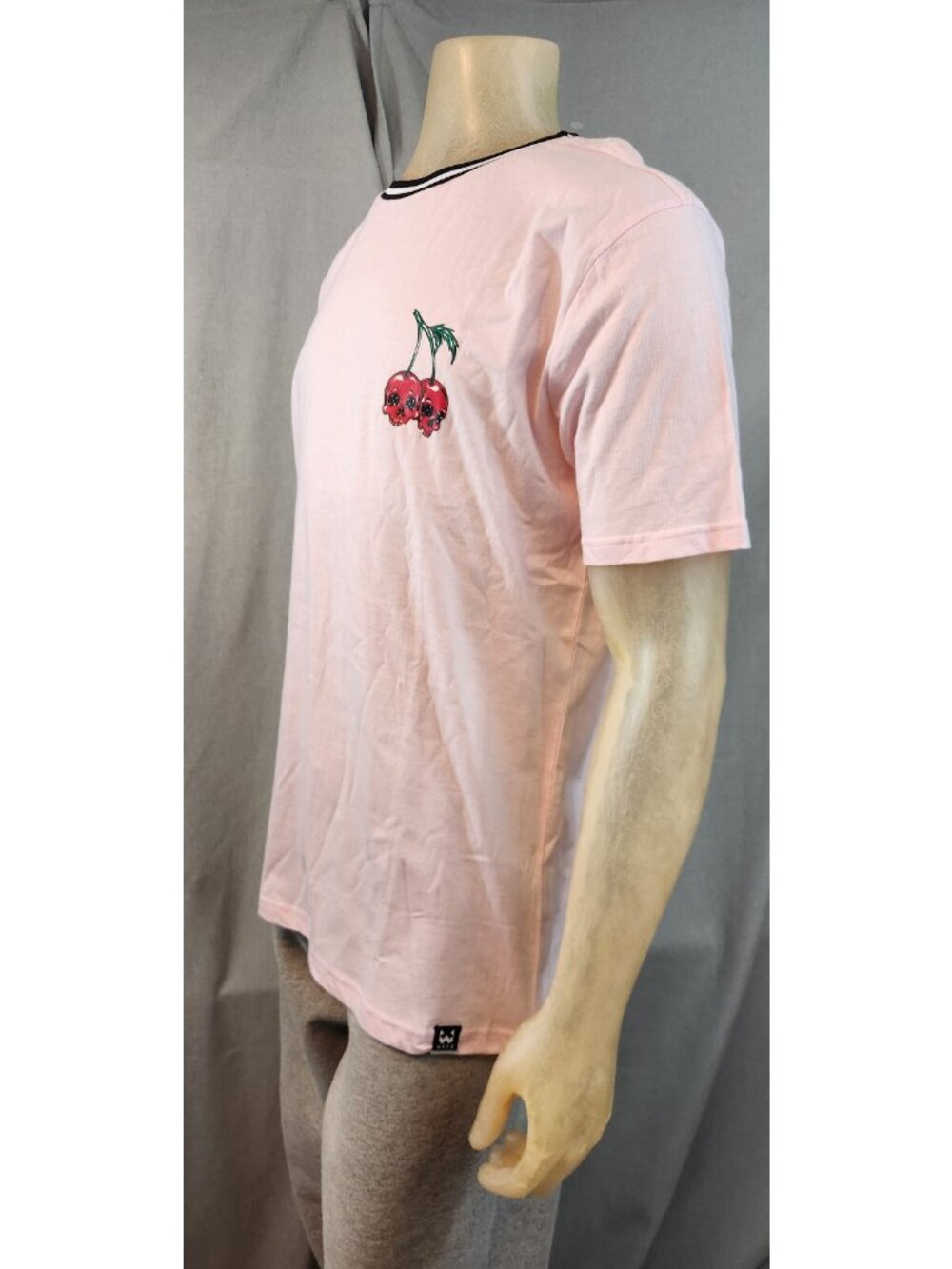 WXYZ Pink Cotton Candy w Cherry Skulls LARGE Short Slv Graphic Shirt Top NEW - Picture 5 of 6